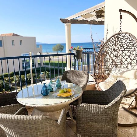 Odyssey Beach Front Apartment La Canea Exterior foto