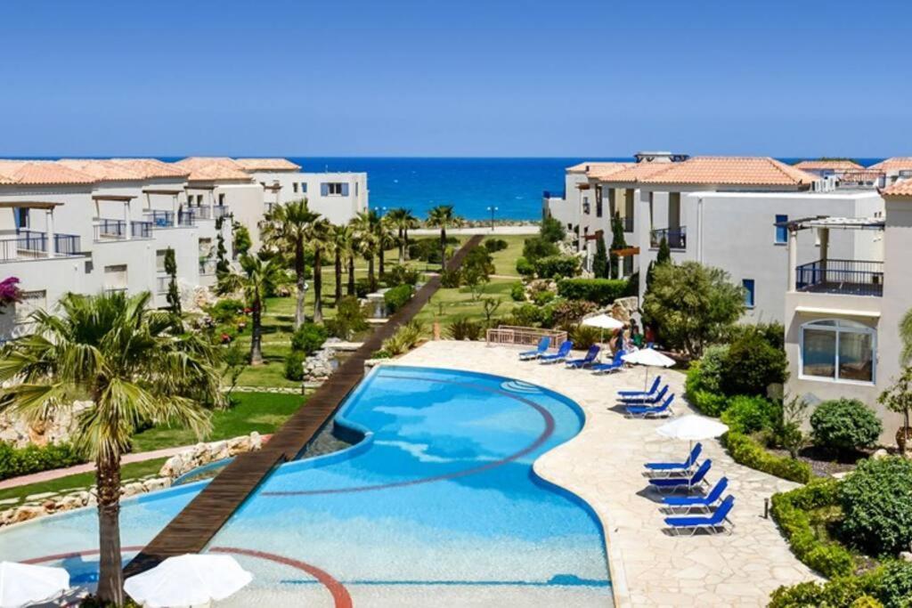 Odyssey Beach Front Apartment La Canea Exterior foto