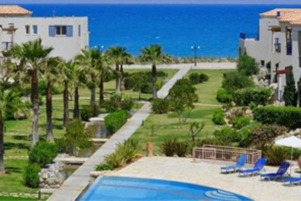 Odyssey Beach Front Apartment La Canea Exterior foto