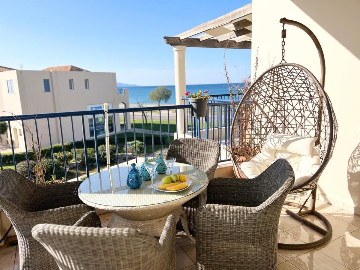 Odyssey Beach Front Apartment La Canea Exterior foto