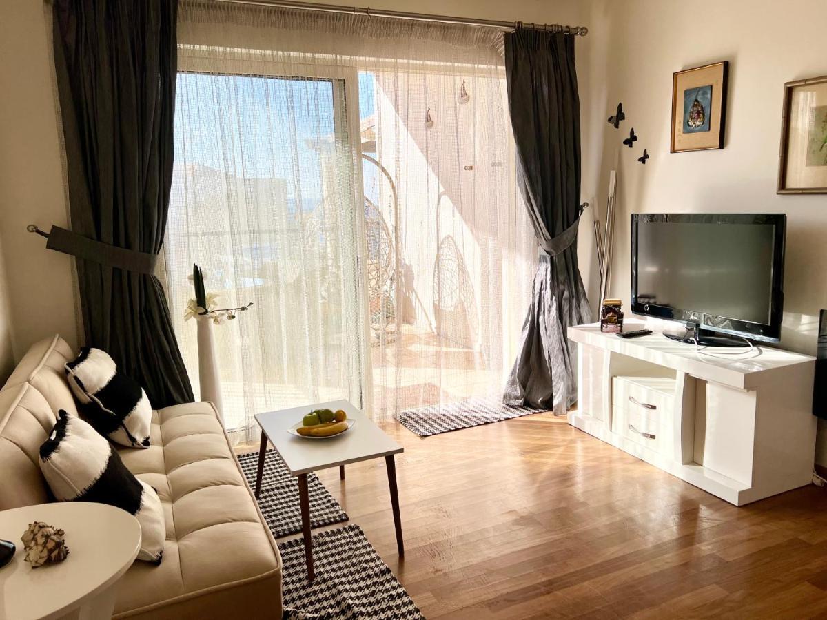 Odyssey Beach Front Apartment La Canea Exterior foto