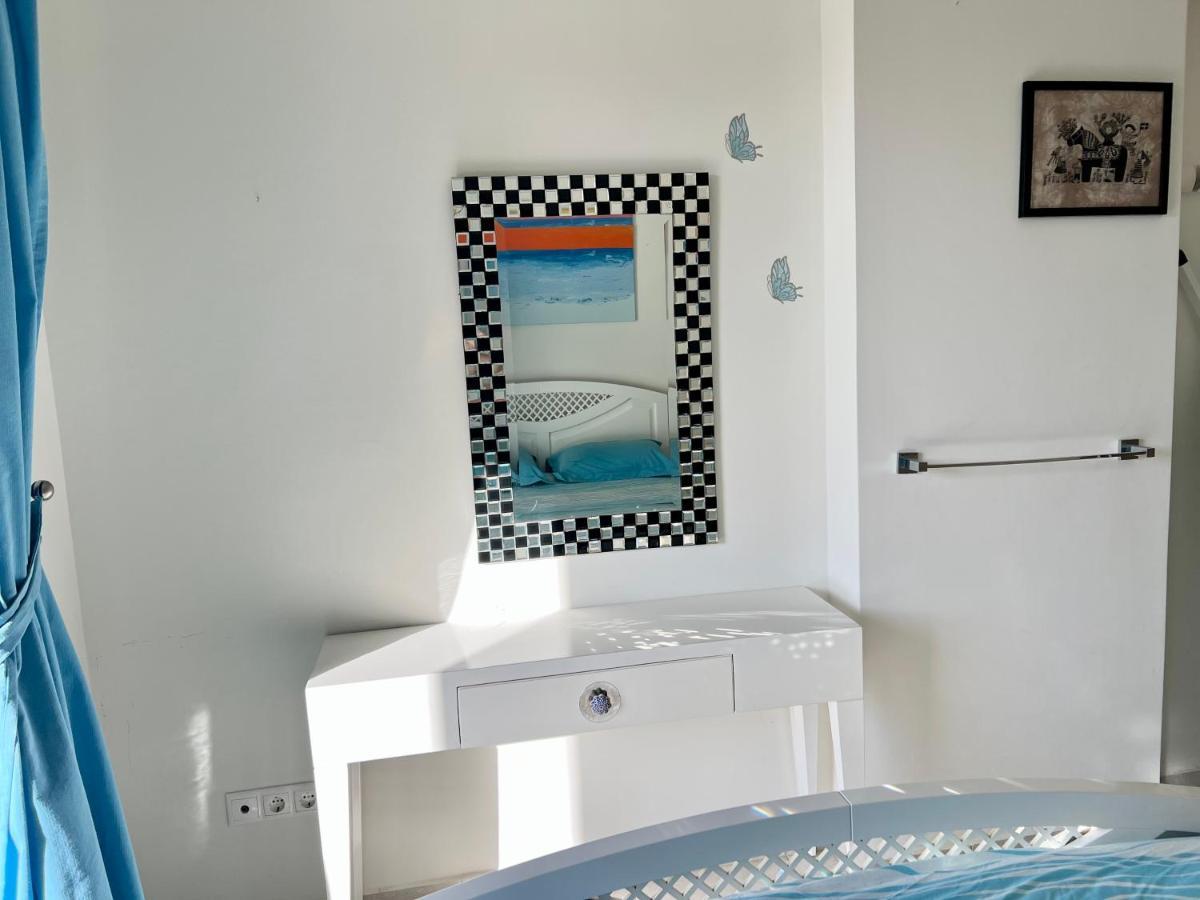 Odyssey Beach Front Apartment La Canea Exterior foto